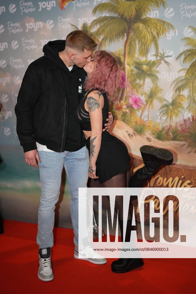 Promis unter Palmen Premiere 2026. Edith Stehfest und Freund Damian Beyert bei der Premiere des Realityformats Promis unter Palmen im CINENOVA Koeln am 04.02.2026. Koeln CINENOVA Nordrhein-Westfalen