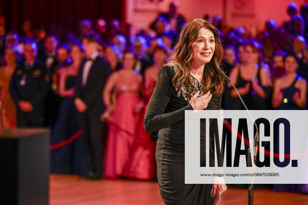 Iris Berben zu Gast im Ballsaal beim 100 Sepmper Oernball in der Semper Oper in Dresden am 6.Februar 2026 Sachsen Deutschland