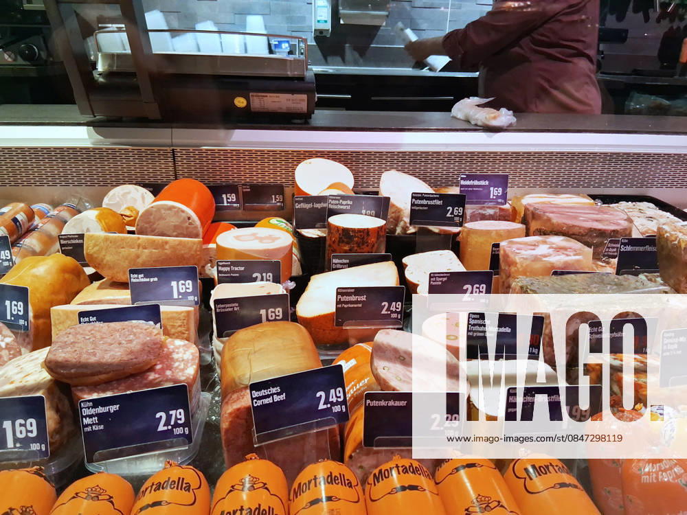 Marktkauf - Einkauf zu Zeiten von Inflation. Marktkauf - Einkauf in einem Supermarkt oder Discounter