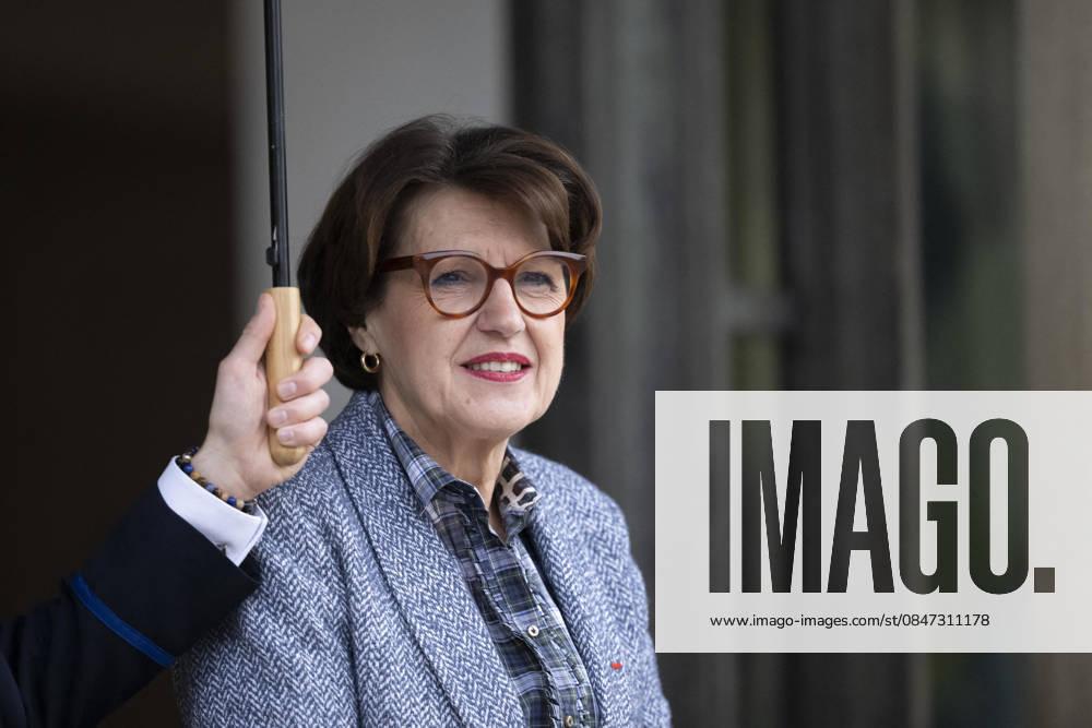 Weekly Cabinet Meeting - Paris French agriculture minister Annie Genevard leaves after the weekly cabinet meeting at the Elysee Presidential Palace in Paris on February 11, 2026. Photo by Eliot Blondet ABACAPRESS.COM Paris Ile-de-France France