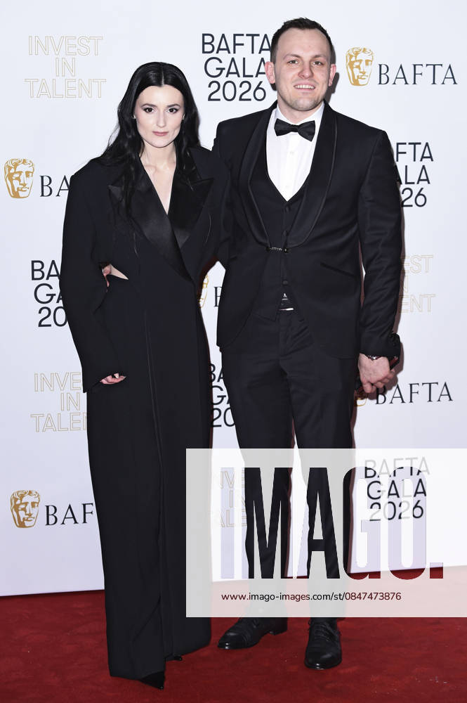 Posy Sterling mit Begleitung bei der BAFTA 2026 Invest in Talent Gala im Hotel Chancery Rosewood. London
