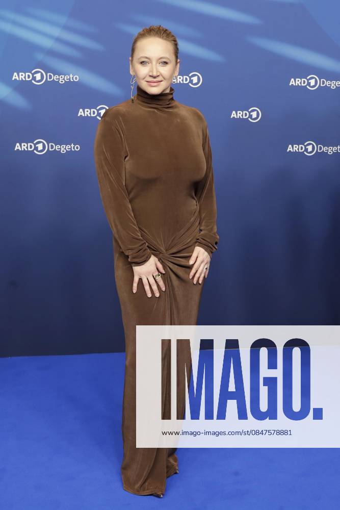 Anna Maria Mühe, bei der ARD BLUE HOUR 2026, Party zur 76. Internationalen Filmfestspiele Berlin, Berlinale, im Telegraphenamt in Berlin, Roter Teppich,