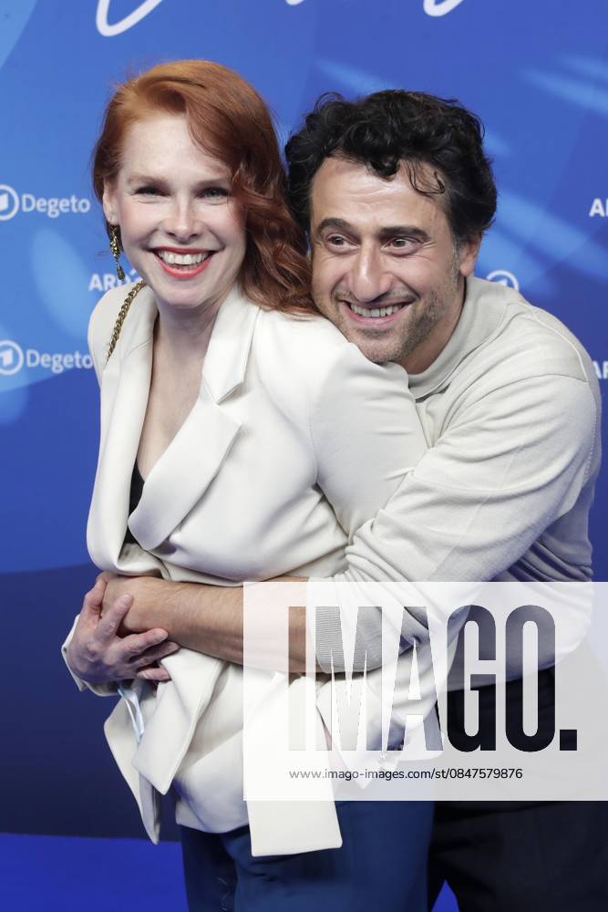 Henny Reents, Cem-Ali Gültekin, bei der ARD BLUE HOUR 2026, Party zur 76. Internationalen Filmfestspiele Berlin, Berlinale, im Telegraphenamt in Berlin, Roter Teppich,
