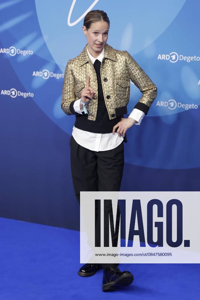 Lisa Bitter, bei der ARD BLUE HOUR 2026, Party zur 76. Internationalen Filmfestspiele Berlin, Berlinale, im Telegraphenamt in Berlin, Roter Teppich,