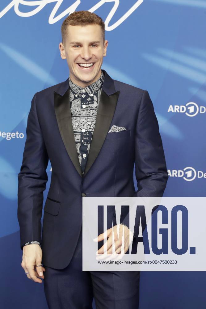 Lucas Sauer, bei der ARD BLUE HOUR 2026, Party zur 76. Internationalen Filmfestspiele Berlin, Berlinale, im Telegraphenamt in Berlin, Roter Teppich,