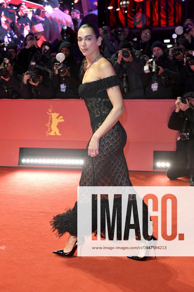 Dua Lipa bei der Premiere des Kinofilms Rosebush Pruning auf der Berlinale 2026 76. Internationale Filmfestspiele Berlin im Berlinale Palast. Berlin