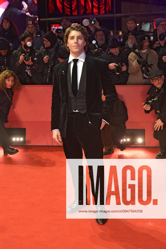 Lukas Gage bei der Premiere des Kinofilms Rosebush Pruning auf der Berlinale 2026 76. Internationale Filmfestspiele Berlin im Berlinale Palast. Berlin