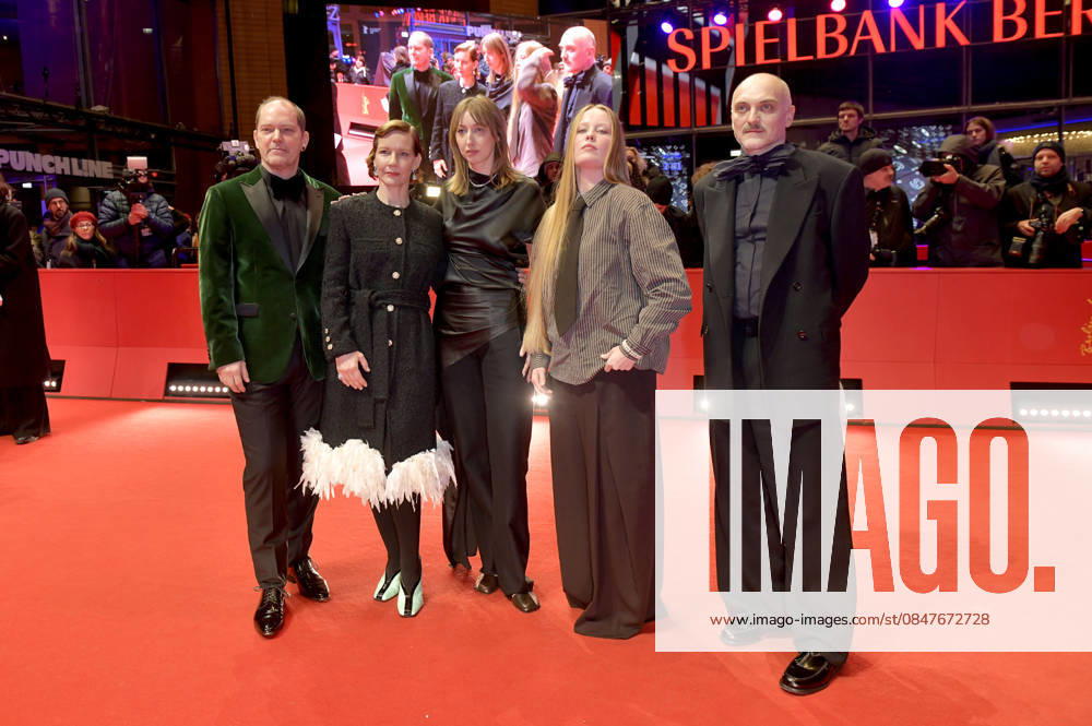Godehard Giese, Sandra Hüller, Caro Braun, Gast und Markus Schleinzer bei der Premiere des Kinofilms Rose auf der Berlinale 2026 76. Internationale Filmfestspiele Berlin im Berlinale Palast. Berlin