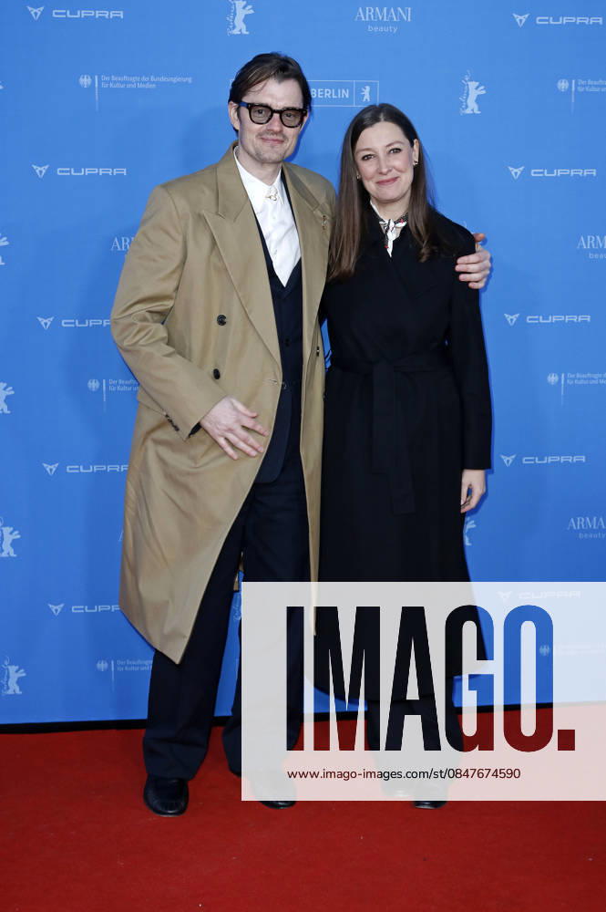 Sam Riley mit Ehemann Alexandra Maria Lara bei der Premiere der BBC-Serie Mint auf der Berlinale 2026 76. Internationale Filmfestspiele Berlin im Zoo Palast. Berlin