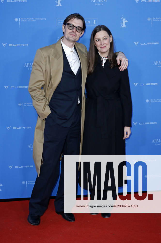 Sam Riley mit Ehemann Alexandra Maria Lara bei der Premiere der BBC-Serie Mint auf der Berlinale 2026 76. Internationale Filmfestspiele Berlin im Zoo Palast. Berlin