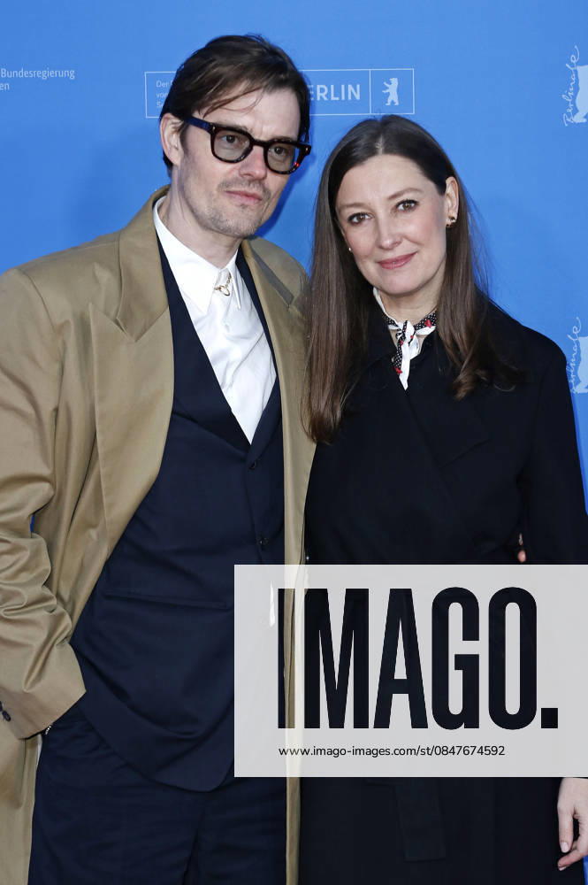 Sam Riley mit Ehemann Alexandra Maria Lara bei der Premiere der BBC-Serie Mint auf der Berlinale 2026 76. Internationale Filmfestspiele Berlin im Zoo Palast. Berlin