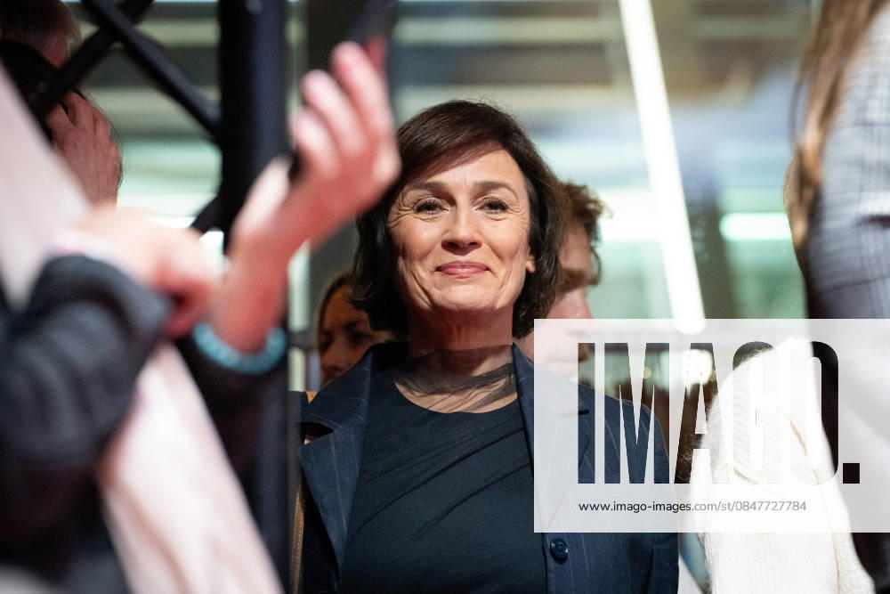 23. NRW-Empfang, Berlinale, Sandra Maischberger, Fernsehmoderatorin 23. NRW-Empfang, Berlinale, Landesvertretung, Berlin, Sandra Maischberger, Fernsehmoderatorin Berlin Berlin GER