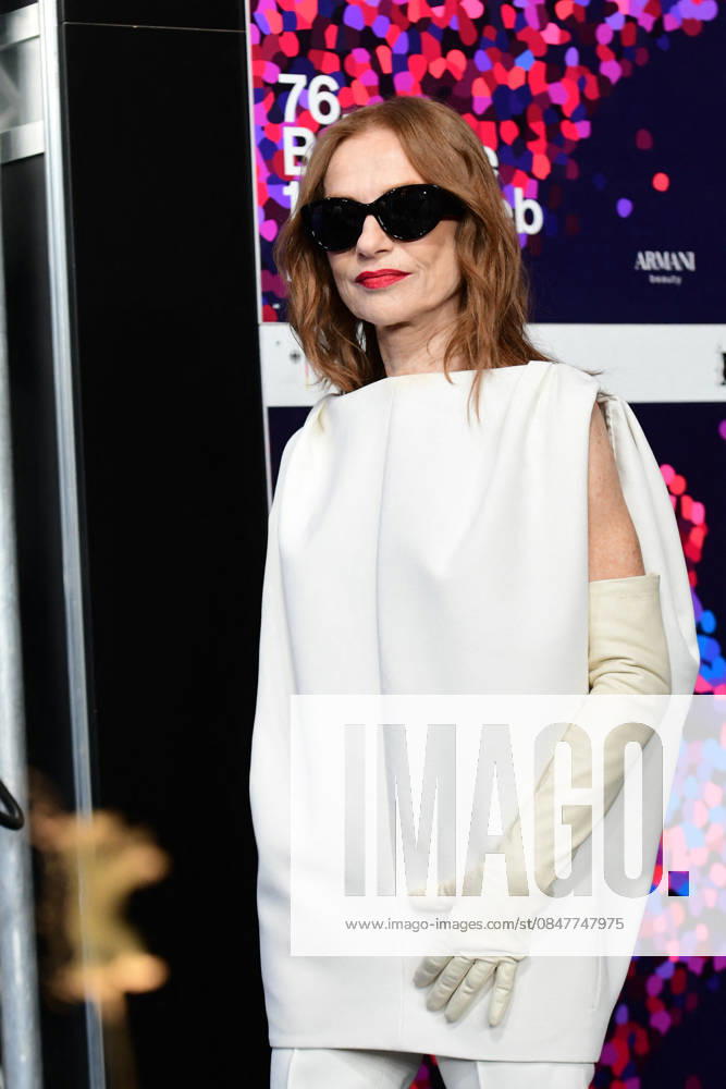 Isabelle Huppert at the press conference for The Blood Countess during the 76th Berlinale International Film Festival Berlin 2026 , February 16, 2026 Romain Doucelin Bestimage Press conference at the Die Blutgräfin The Blood Countess during the 76th Berlinale International Film Festival Berlin at Grand Hyatt Hotel on February 16, 2026 in Berlin, Germany Berlin Allemagne
