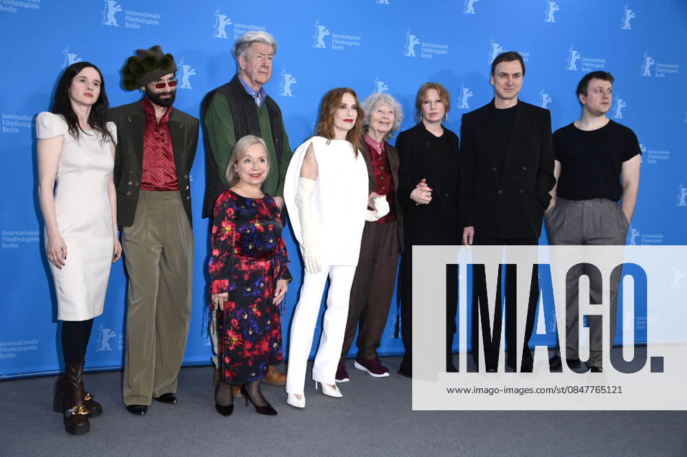 Maresi Riegner, Tom Neuwirth, Christine Urspruch, Marco Lorenzini, Isabelle Huppert, Ulrike Ottinger, Birgit Minichmayr, Lars Eidinger und Thomas Schubert bei der Pressekonferenz zum Kinofilm Die Blutgräfin The Blood Countess auf der Berlinale 2026 76. Internationale Filmfestspiele Berlin im Hotel Grand Hyatt. Berlin