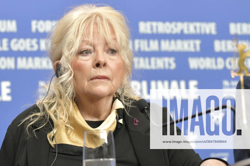 Anna Calder-Marshall bei der Pressekonferenz zum Kinofilm Queen at Sea auf der Berlinale 2026 76. Internationale Filmfestspiele Berlin im Hotel Grand Hyatt. Berlin