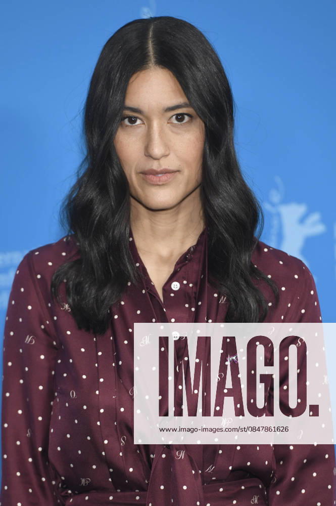 Julia Jones beim Photocall zum Kinofilm The Weight auf der Berlinale 2026 76. Internationale Filmfestspiele Berlin im Hotel Grand Hyatt. Berlin