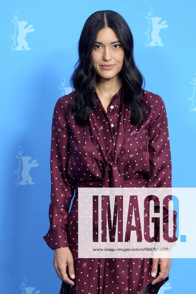 Julia Jones beim Photocall zum Kinofilm The Weight auf der Berlinale 2026 76. Internationale Filmfestspiele Berlin im Hotel Grand Hyatt. Berlin