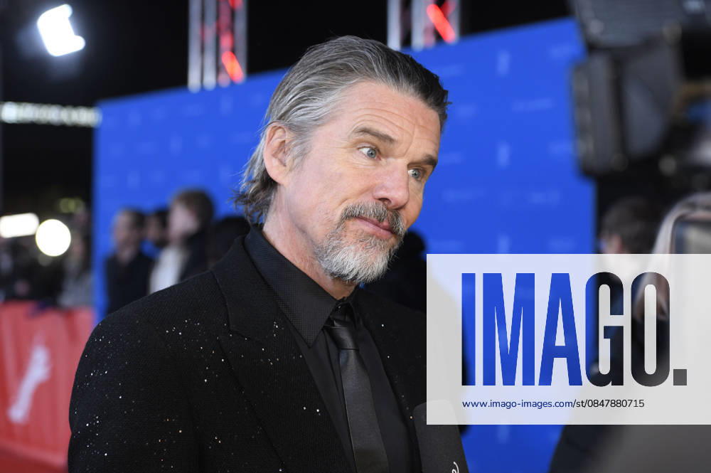 Ethan Hawke bei der Premiere des Kinofilms The Weight The Weight - Goldrausch auf der Berlinale 2026 76. Internationale Filmfestspiele Berlin im Zoo Palast. Berlin