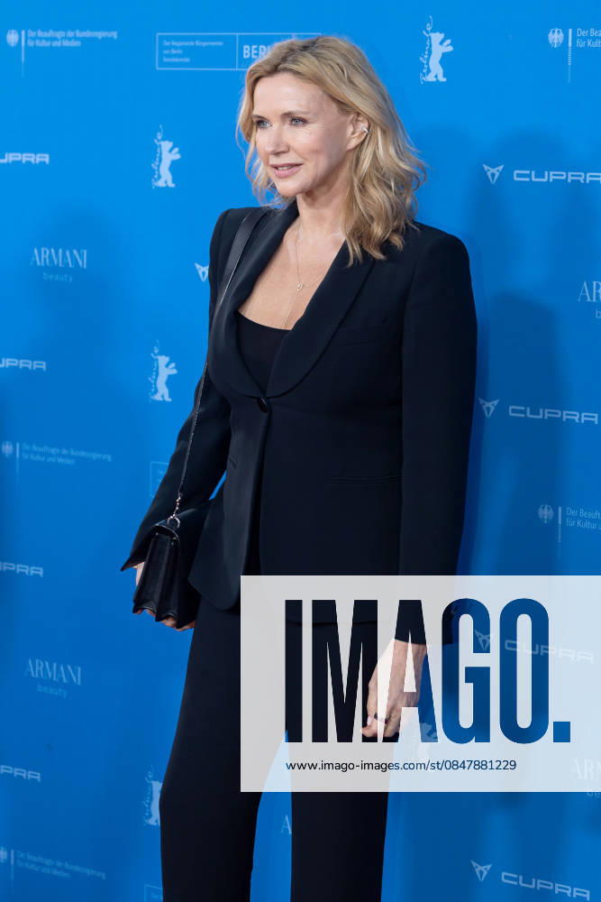 The Weight , Premiere auf der Berlinale, Berlin, 17.02.2026 Veronica Ferres auf dem Roten Teppich vor der Premiere von The Weight bei der Berlinale im Zoo Palast am 17.02.2026. Die 76. Internationalen Filmfestspiele Berlin finden vom 12. bis 22. Februar 2026 statt. Berlin Zoo Palast