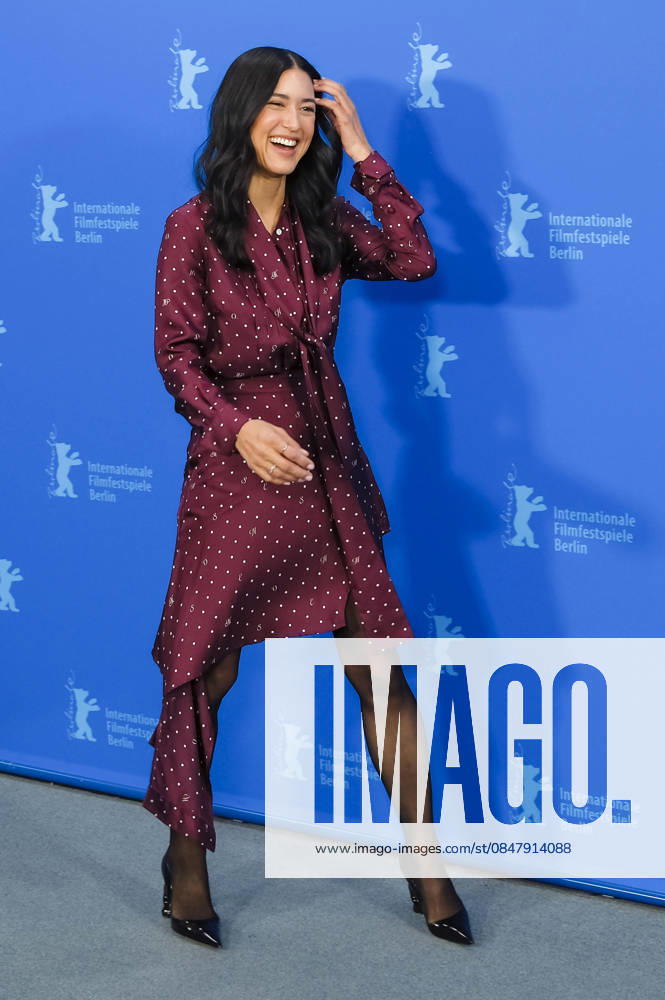 Julia Jones beim Photocall zum Kinofilm The Weight auf der Berlinale 2026 76. Internationale Filmfestspiele Berlin im Hotel Grand Hyatt. Berlin