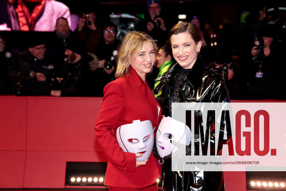 Tina Ruland und Isabell Horn bei der The Testament of Ann Lee Film Premiere im Rahmen der 76. Internationale Filmfestspiele Berlinale am 19.02.2026 in Berlin The Testament of Ann Lee Filmpremiere mit Amanda Seyfried bei der 76. Berlinale in Berlin