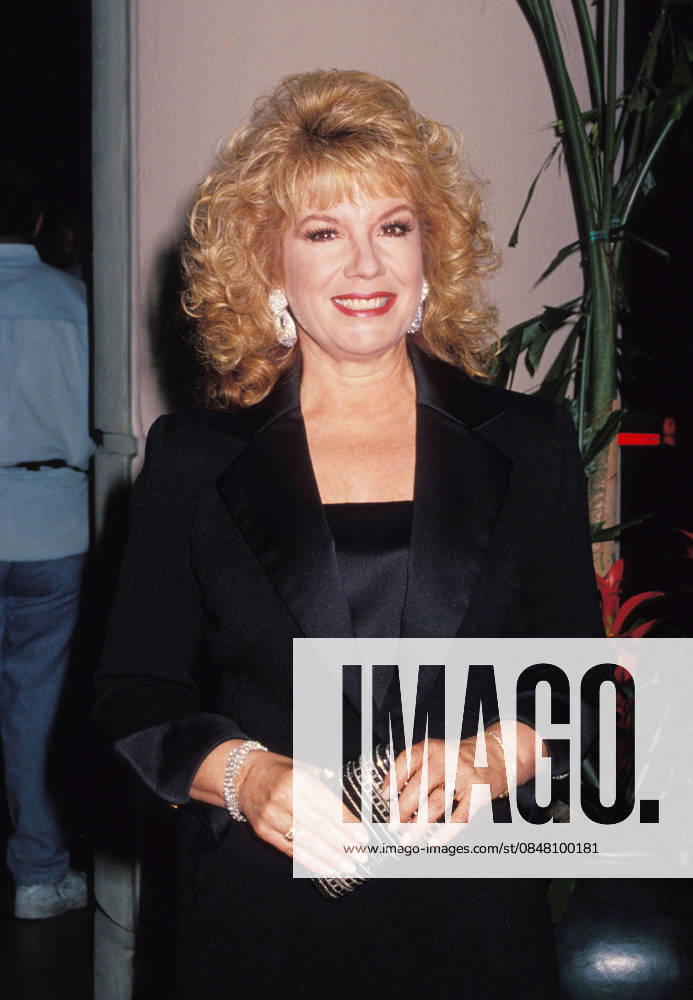 Actress Vikki Carr Nov 06, 1994 - Beverly Hills, CA, USA - Actress VIKKI CARR at the Field of Dreams