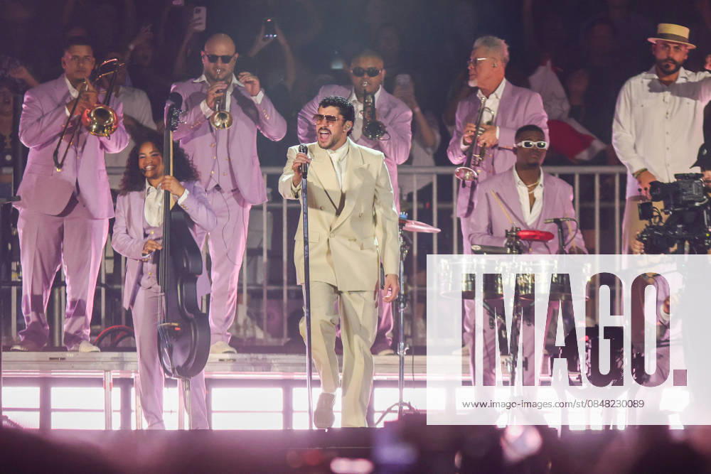 SaO PAULO, SP - 20.02.2026: SHOW BAD BUNNY EM SaO PAULO - Puerto Rican singer Bad Bunny makes his first appearance in Brazil this Friday (20) in Sao Paulo at Allianz Parque with the show of his world tour & 39;DeBÍ TiRAR MaS FOToS& 39;. x2891578x YurixMurakami