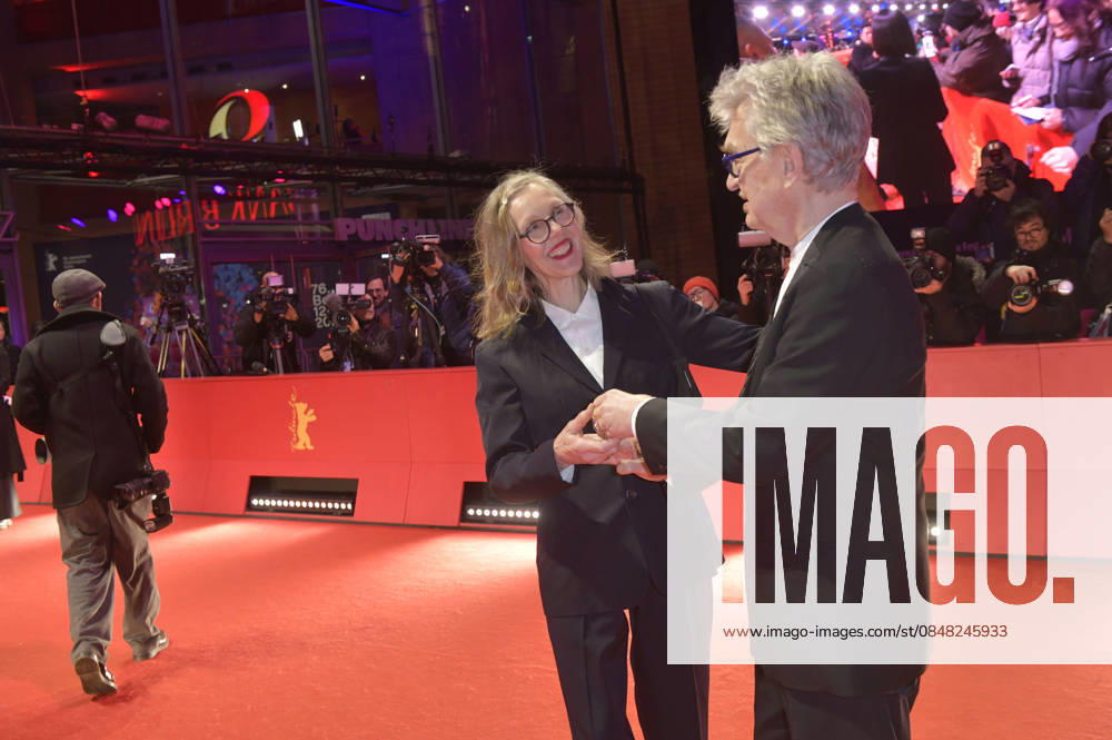 Wim Wenders mit Ehefrau Donata Wenders bei der Closing Ceremony mit Preisverleihung auf der Berlinale 2026 76. Internationale Filmfestspiele Berlin im Berlinale Palast. Berlin