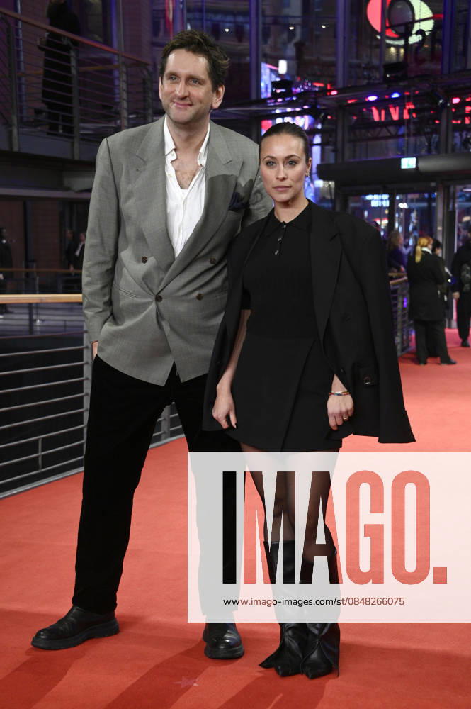Sebastian Schwarz und Sina Tkotsch bei der Closing Ceremony mit Preisverleihung auf der Berlinale 2026 76. Internationale Filmfestspiele Berlin im Berlinale Palast. Berlin