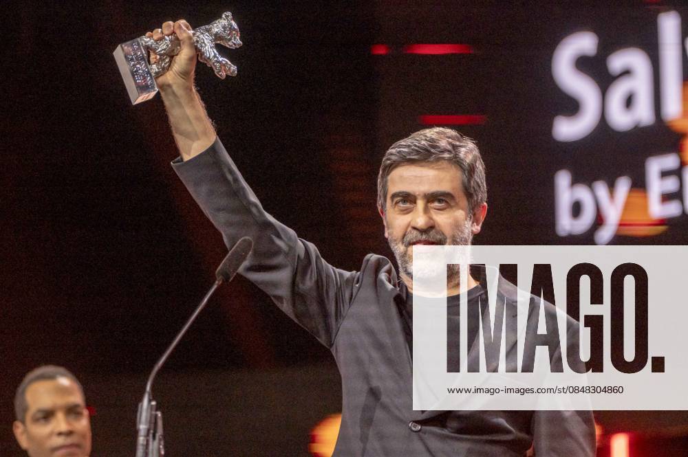 Abb Emin Alper SILVER BEAR GRAND JURY PRIZE Kurtulus (Salvation) im Berlinale Palast bei der Berlinale 2026 Finale Abschlussveranstaltung und Preisverleihung der 76.Internationale Filmfestspiele Berlin am Samstag 21.02.2026 in Berlin Berlin Deutschland