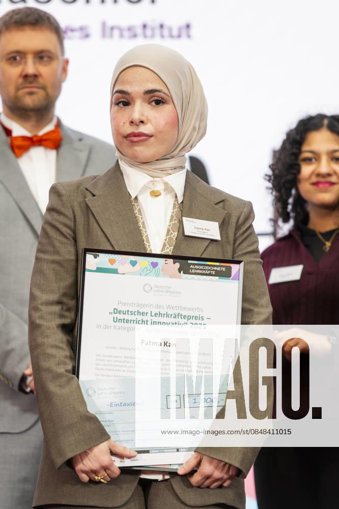 Fatma Kan - Deutscher Lehrkräftepreis 2025 EUR, Deutschland, Berlin, 23.02.2026: Preisträger beste Lehrerin ist Fatma Kan von der Quinoa Schule (integrierte Sekundarschule) Berlin. Preisverleihung des Deutscher Lehrkräftepreis 2025. Zehn Lehrkräfte, drei Schulleitungen und fünf Lehrkräfte-Teams aus zehn Bundesländern werden in dieser Wettbewerbsrunde für ihre herausragenden Leistungen ausgezeichnet: