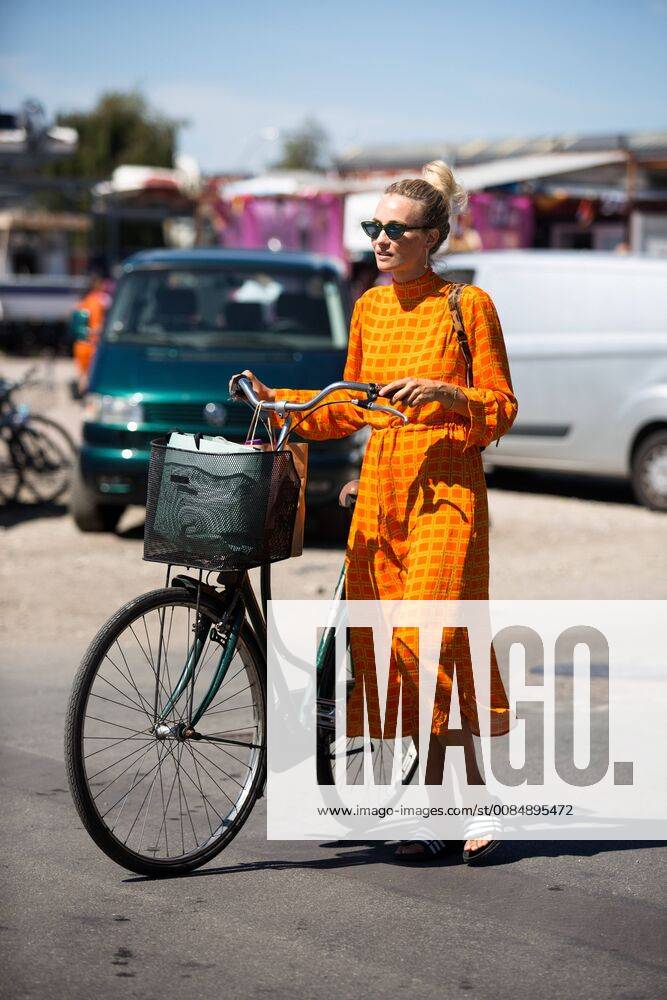 A chic showgoer attending the Resume runway show during Copenhagen Fashion Week - Aug 7, 2018 - CPHFW: Spring 2019 Street Style Day 1, Copenhagen Denmark