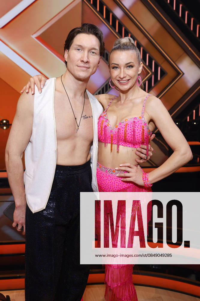 Sängerin Anna-Carina Woitschack und Tänzer Evgeny Vinokurov bei der Kennenlern-Show der 19. Staffel der RTL-Tanzshow Lets Dance im Coloneum. Köln, 27.02.2026 NRW Deutschland