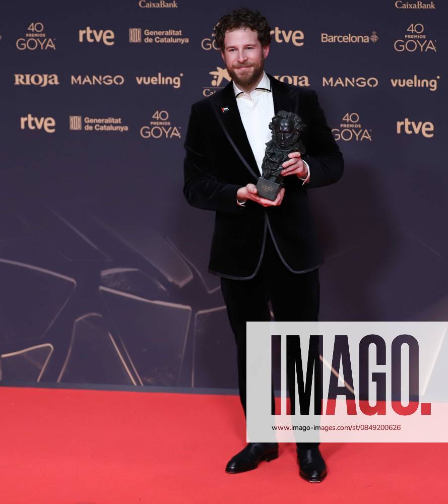 Barcelona Spain 28.02.2026 Alvaro Cervantes, with the Goya Award for best supporting actor during the Goya Awards 2026 at CCIB Centre de Convencions Internacional de Barcelona on 28 February 2026 in Barcelona. Sabadell Spain - ZUMAu50_ 20260301_zsp_u50_001