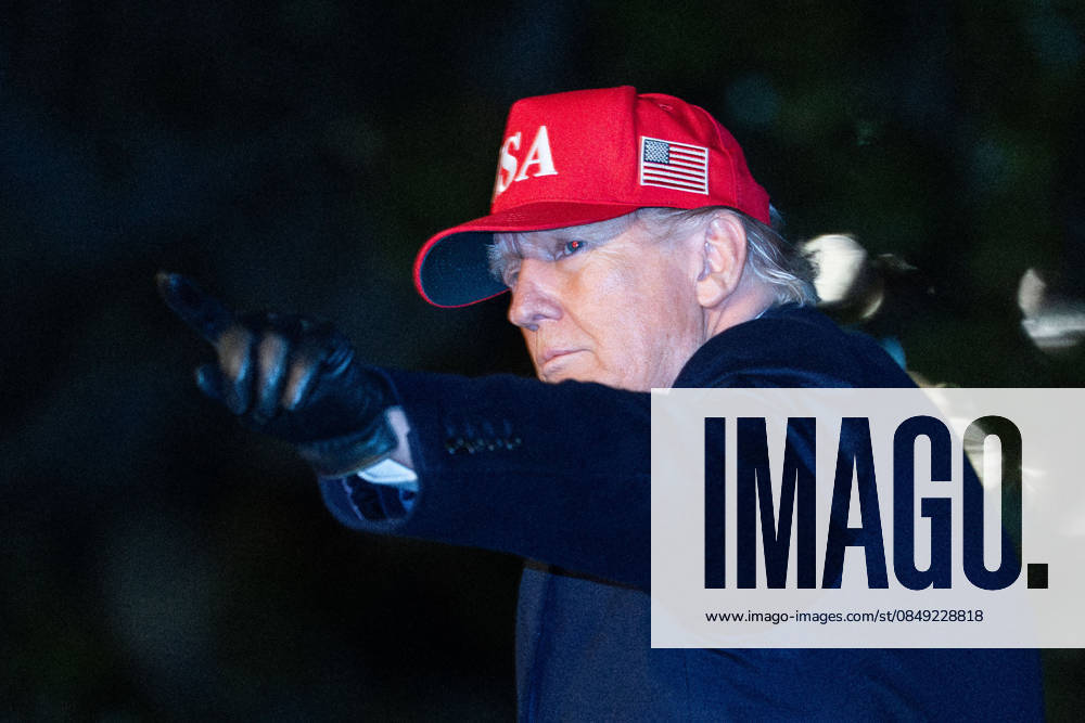 Donald Trump Returns to White House United States President Donald J Trump returns to the White House in Washington, DC, USA, on Sunday, March 1, 2026. CAP MPI RS RS MPI Washington District of Columbia United States