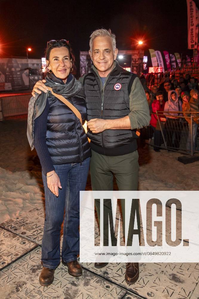 Abb Freundin Nicole Toursarkissian und Florian Fitz zu Gast am Strand Falckellauf bei 10.Jahre Baltic Lights 2026 Promi Charity Schlittenhunderennen zu Gunsten der Welthungerhilfe an der Ostsee zwischen der Seebruecke Ahlbeck und der Seebruecke Heringsdorf , Freitag 06.03.2026 in Heringsdorf MV Deutschland