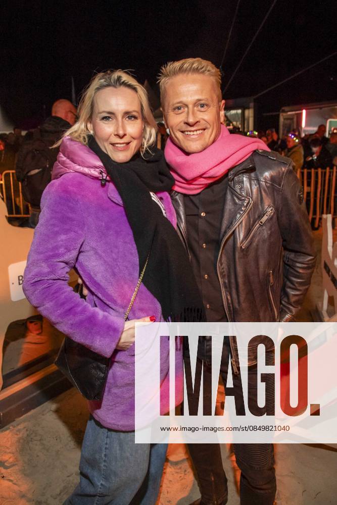 Abb Franziska Hippe und Roman Knizka zu Gast am Strand bei 10.Jahre Baltic Lights 2026 Promi Charity Schlittenhunderennen zu Gunsten der Welthungerhilfe an der Ostsee zwischen der Seebruecke Ahlbeck und der Seebruecke Heringsdorf , Freitag 06.03.2026 in Heringsdorf MV Deutschland