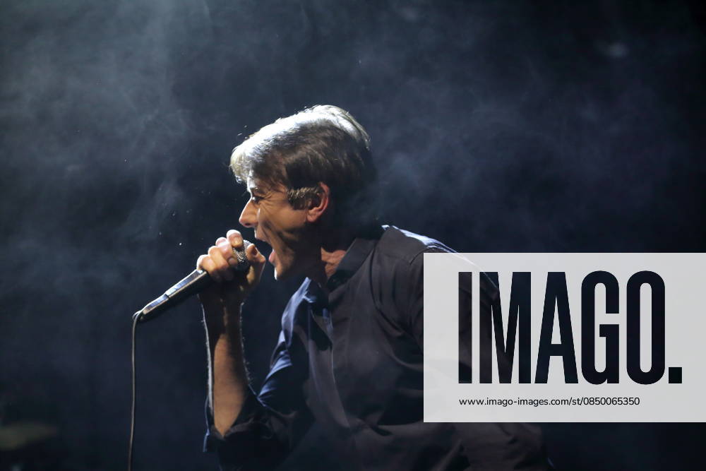 Brett Anderson von der Band Suede bei einem Konzert in der Uber Eats Music Hall in Berlin, 9. März 2026. Suede Konzert Berlin