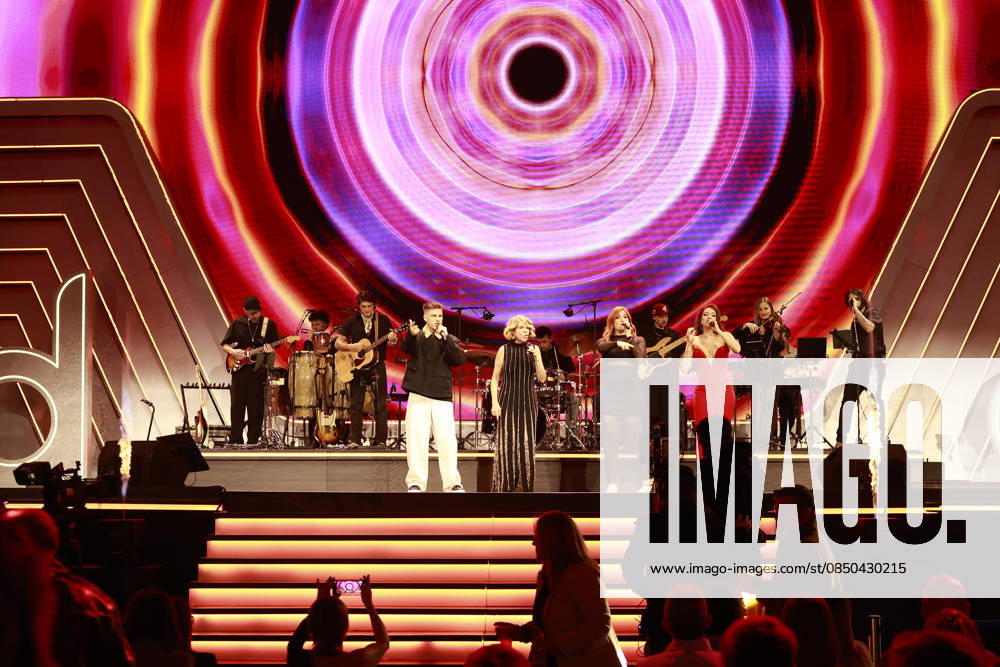 Gala of the 30th edition of the Dial Awards in Tenerife Gala of the 30th edition of the Dial Awards, at the Recinto Ferial de Santa Cruz de Tenerife, on March 12, 2026, in Santa Cruz de Tenerife, Tenerife, Canary Islands Spain The Dial Awards 2026 celebrate their 30th edition with a gala hosted by Leire Martinez for the second consecutive year, The Dial Awards 2026 will honor artists such as Laura Pausini, Pablo Alborán, Sergio Dalma, Amaral, Luis Fonsi and Kany García, among others Ana Torroja, Luz Casal, Mónica Naranjo and Antonio Carmona will receive the Dial Award for Lifetime Achievement Ubay Rodrí Espana.