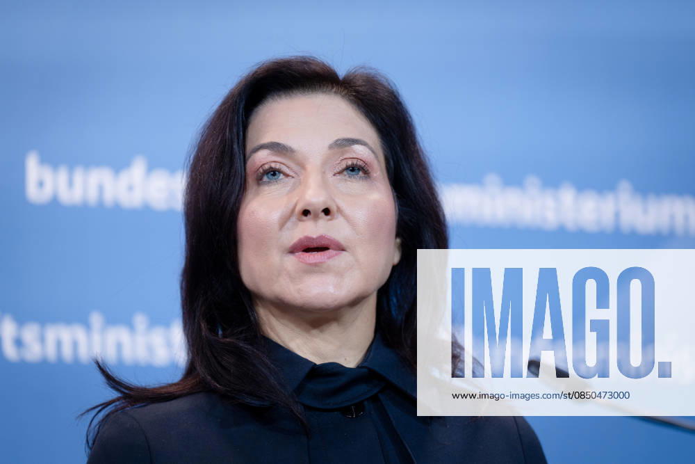 Katherina Reiche, Bundesministerin für Wirtschaft und Energie, BMWE Spitzengespräch Bündnis Zukunft, Katherina Reiche, Bundesministerin für Wirtschaft und Energie, BMWE, Berlin, Pressestatement Berlin Berlin GER
