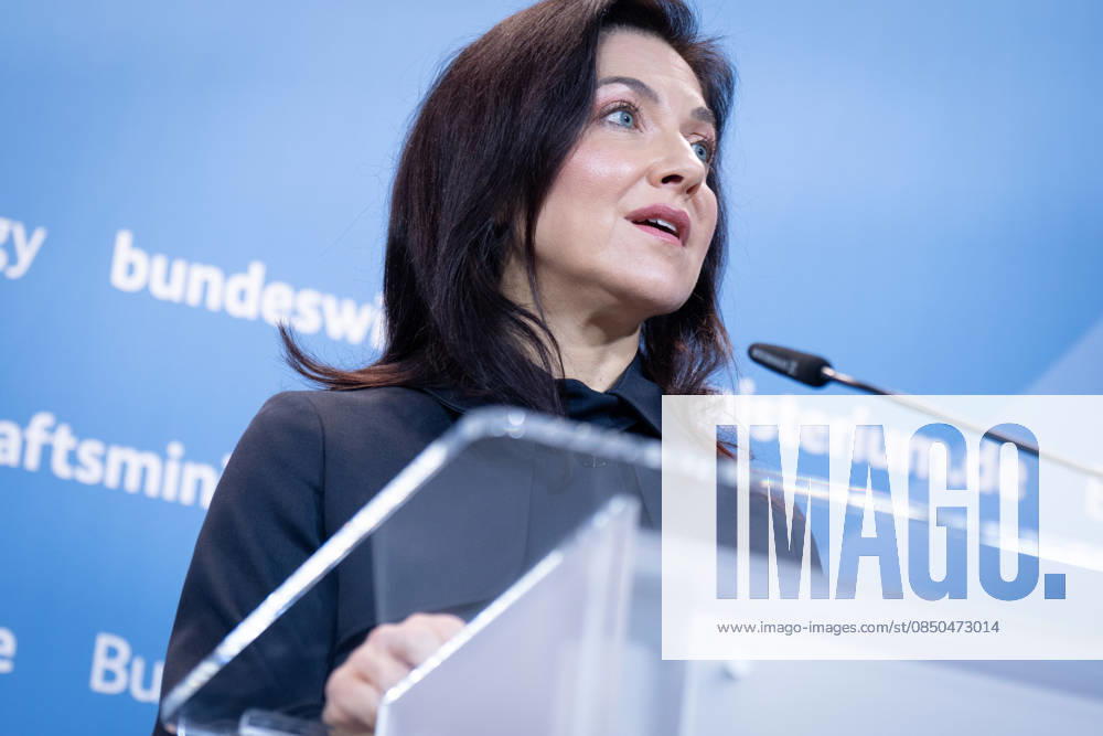 Katherina Reiche, Bundesministerin für Wirtschaft und Energie, BMWE Spitzengespräch Bündnis Zukunft, Katherina Reiche, Bundesministerin für Wirtschaft und Energie, BMWE, Berlin, Pressestatement Berlin Berlin GER