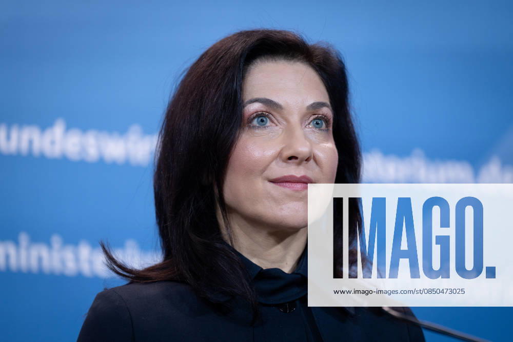 Katherina Reiche, Bundesministerin für Wirtschaft und Energie, BMWE Spitzengespräch Bündnis Zukunft, Katherina Reiche, Bundesministerin für Wirtschaft und Energie, BMWE, Berlin, Pressestatement Berlin Berlin GER