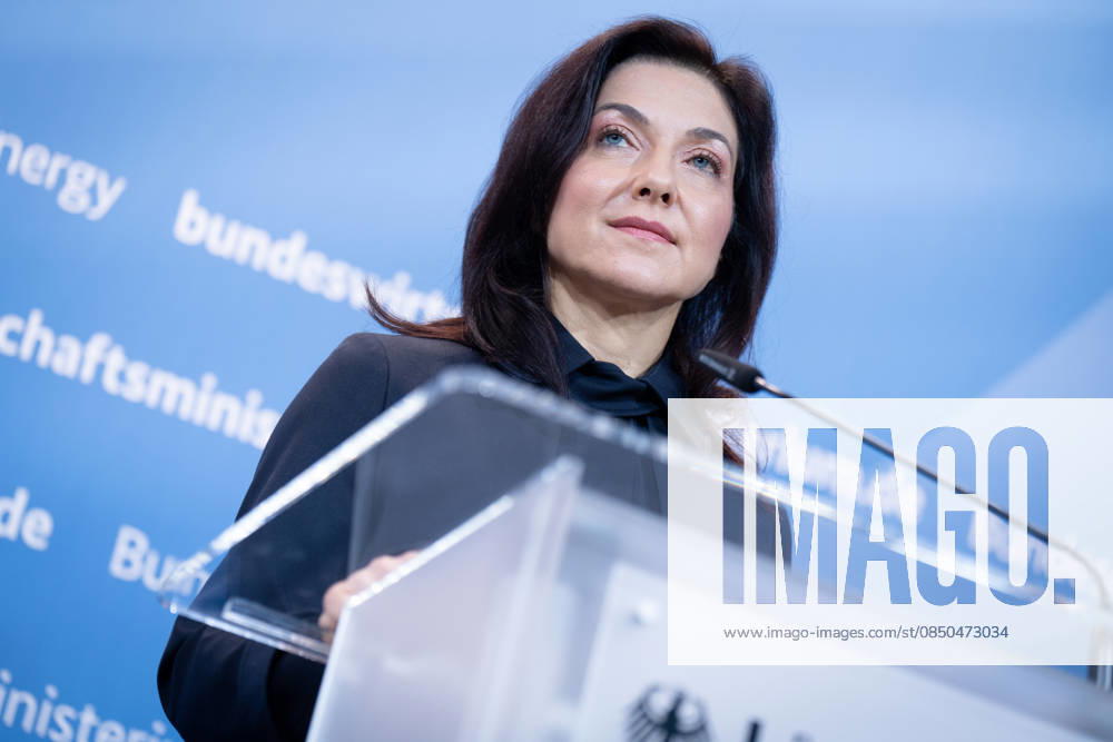 Katherina Reiche, Bundesministerin für Wirtschaft und Energie, BMWE Spitzengespräch Bündnis Zukunft, Katherina Reiche, Bundesministerin für Wirtschaft und Energie, BMWE, Berlin, Pressestatement Berlin Berlin GER