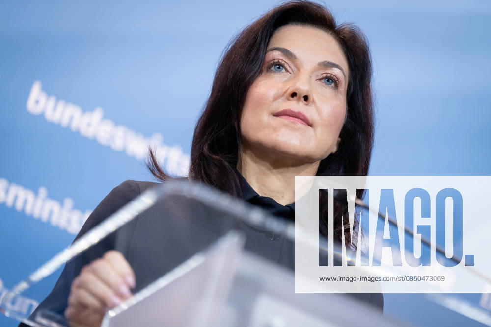 Katherina Reiche, Bundesministerin für Wirtschaft und Energie, BMWE Spitzengespräch Bündnis Zukunft, Katherina Reiche, Bundesministerin für Wirtschaft und Energie, BMWE, Berlin, Pressestatement Berlin Berlin GER