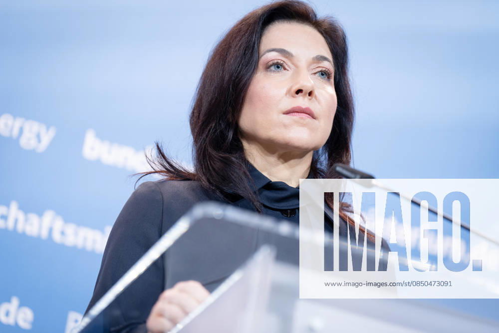 Katherina Reiche, Bundesministerin für Wirtschaft und Energie, BMWE Spitzengespräch Bündnis Zukunft, Katherina Reiche, Bundesministerin für Wirtschaft und Energie, BMWE, Berlin, Pressestatement Berlin Berlin GER