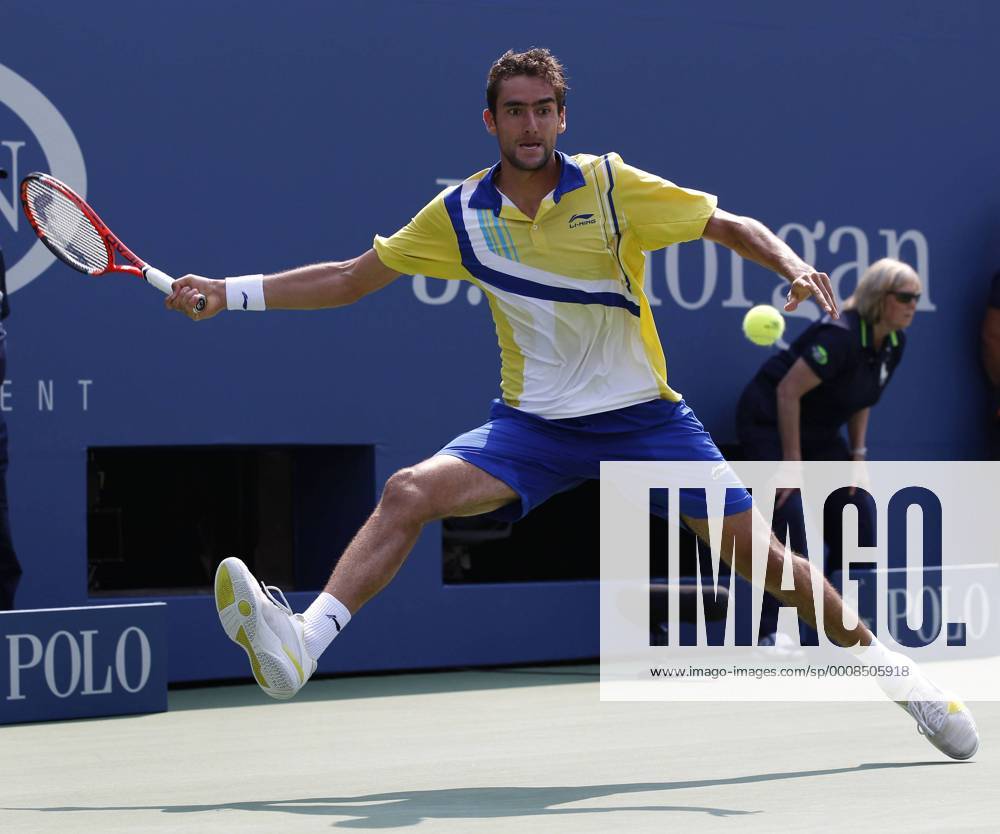 US Open 2011, USTA Billie Jean King National Tennis Center, Flushing Meadows, New York,ITF Grand Slam Tennis Tournament , Marin Cilic (CRO),Aktion,Einzelbild,Ganzkörper,Querformat