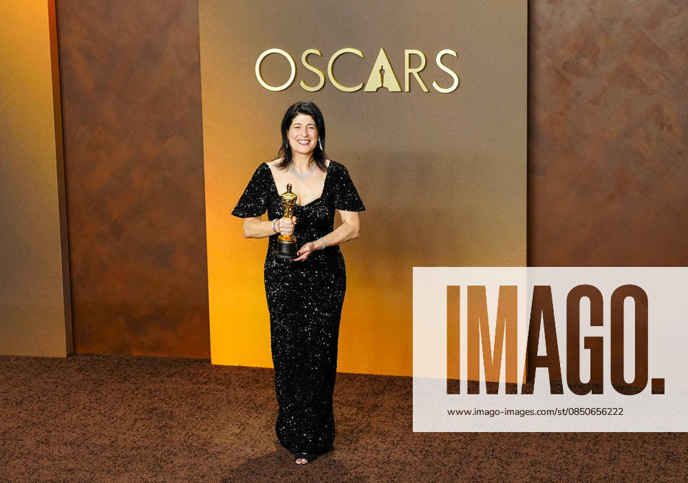 Cassandra Kulukundis celebrates in the press photo room after winning the Best Casting Oscar for One Battle After Another during the 98th annual Academy Awards in the Hollywood section of Los Angeles on Sunday, March 15, 2026. Conan O Brien is hosting the Oscars for the second consecutive year. LAP20260315332 BONNIExCASH