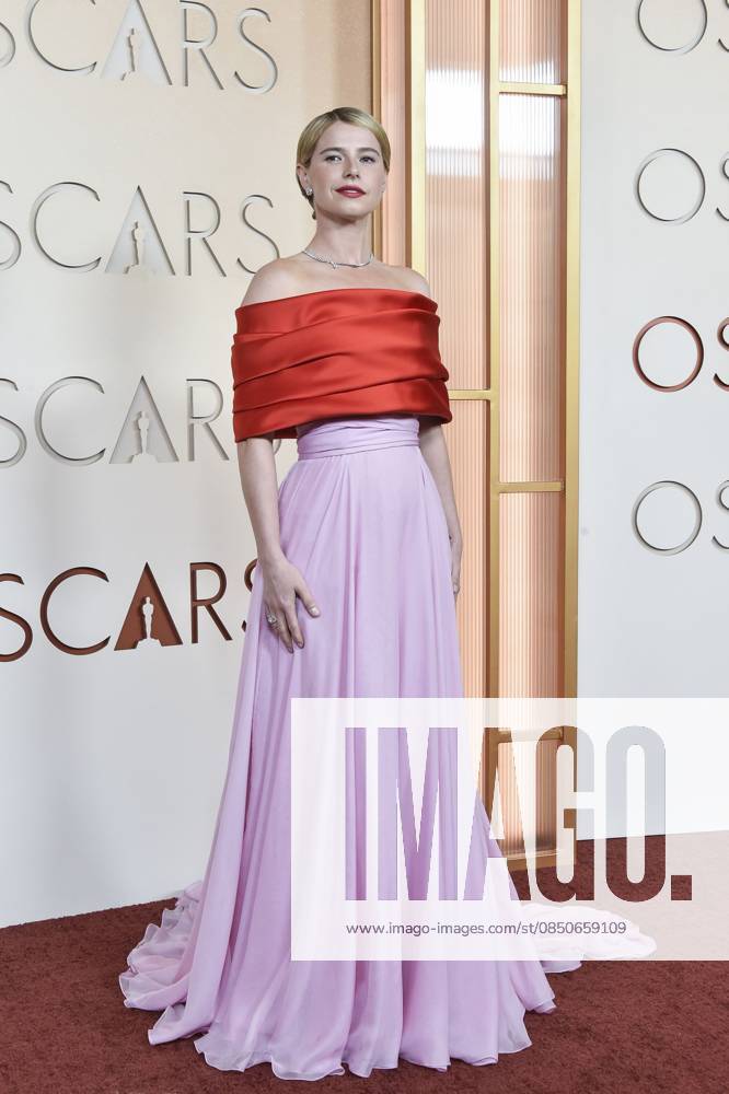Jessie Buckley at arrivals for The 98th Academy Awards - Arrivals 2, Dolby Theatre at Ovation Hollywood, Los Angeles, CA, March 15, 2026. Photo By: Elizabeth Goodenough Everett Collection The 98th Academy Awards - Arrivals 2 PUBLICATIONXNOTxINxCANxCHNxFRAxITAxJPNxNORxPOLxRUSxESPxUKxUSA