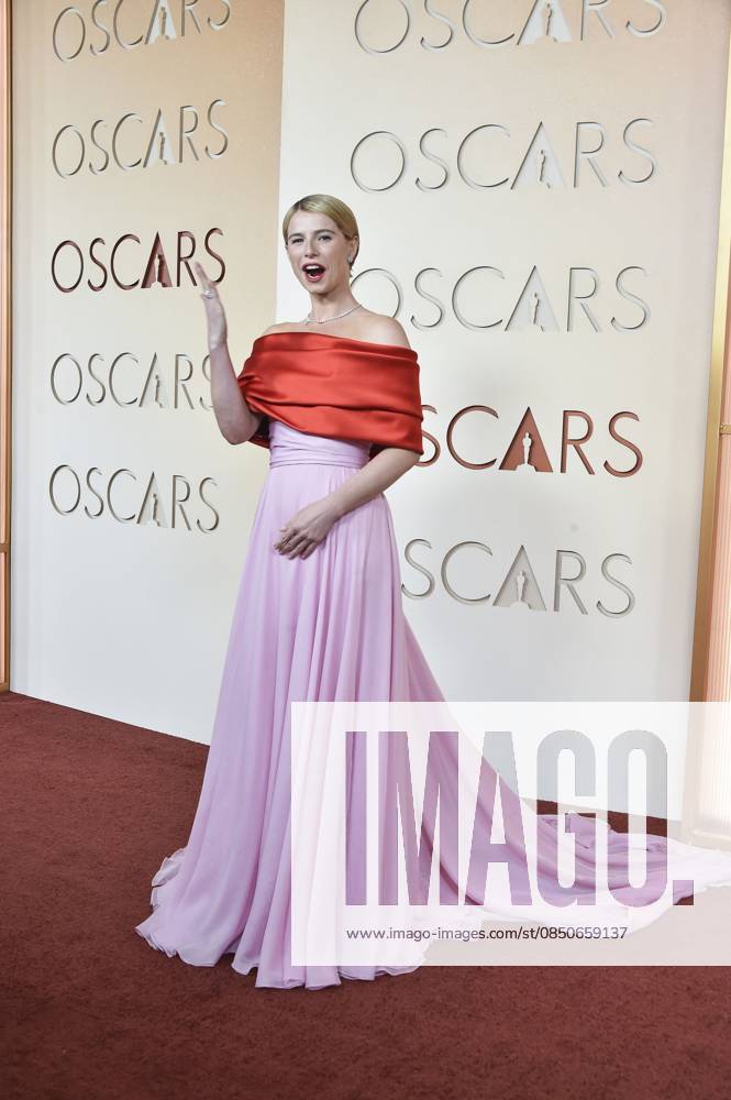 Jessie Buckley at arrivals for The 98th Academy Awards - Arrivals 2, Dolby Theatre at Ovation Hollywood, Los Angeles, CA, March 15, 2026. Photo By: Elizabeth Goodenough Everett Collection The 98th Academy Awards - Arrivals 2 PUBLICATIONXNOTxINxCANxCHNxFRAxITAxJPNxNORxPOLxRUSxESPxUKxUSA