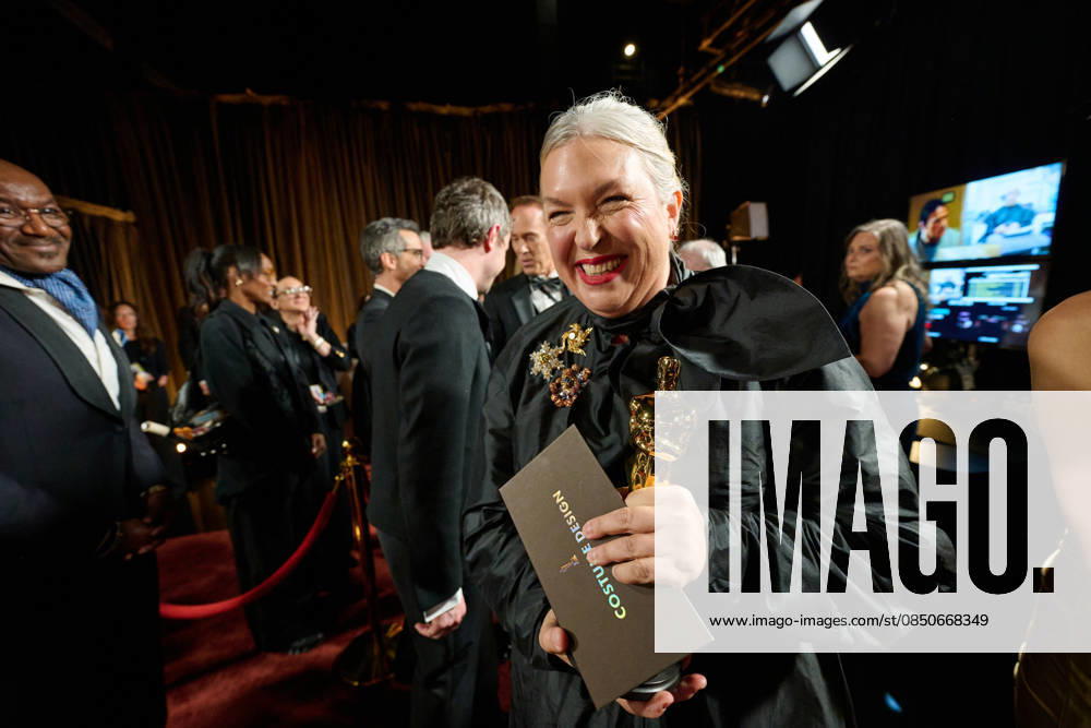 98th Oscars, Academy Awards Kate Hawley poses backstage with the Oscar for Costume Design during the 98th Oscars at Dolby Theatre at Ovation Hollywood on Sunday, March 15, 2026., Credit:Richard Harbaugh The Academy Avalon United States of America, CA, Hollywood, Dolby Theater
